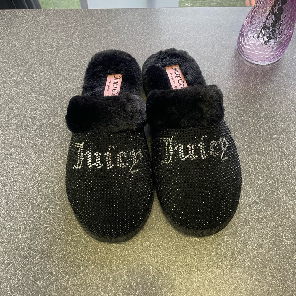 Juicy Couture Women's Black Slippers with Silver Details NWOT - Picture 4 of 7